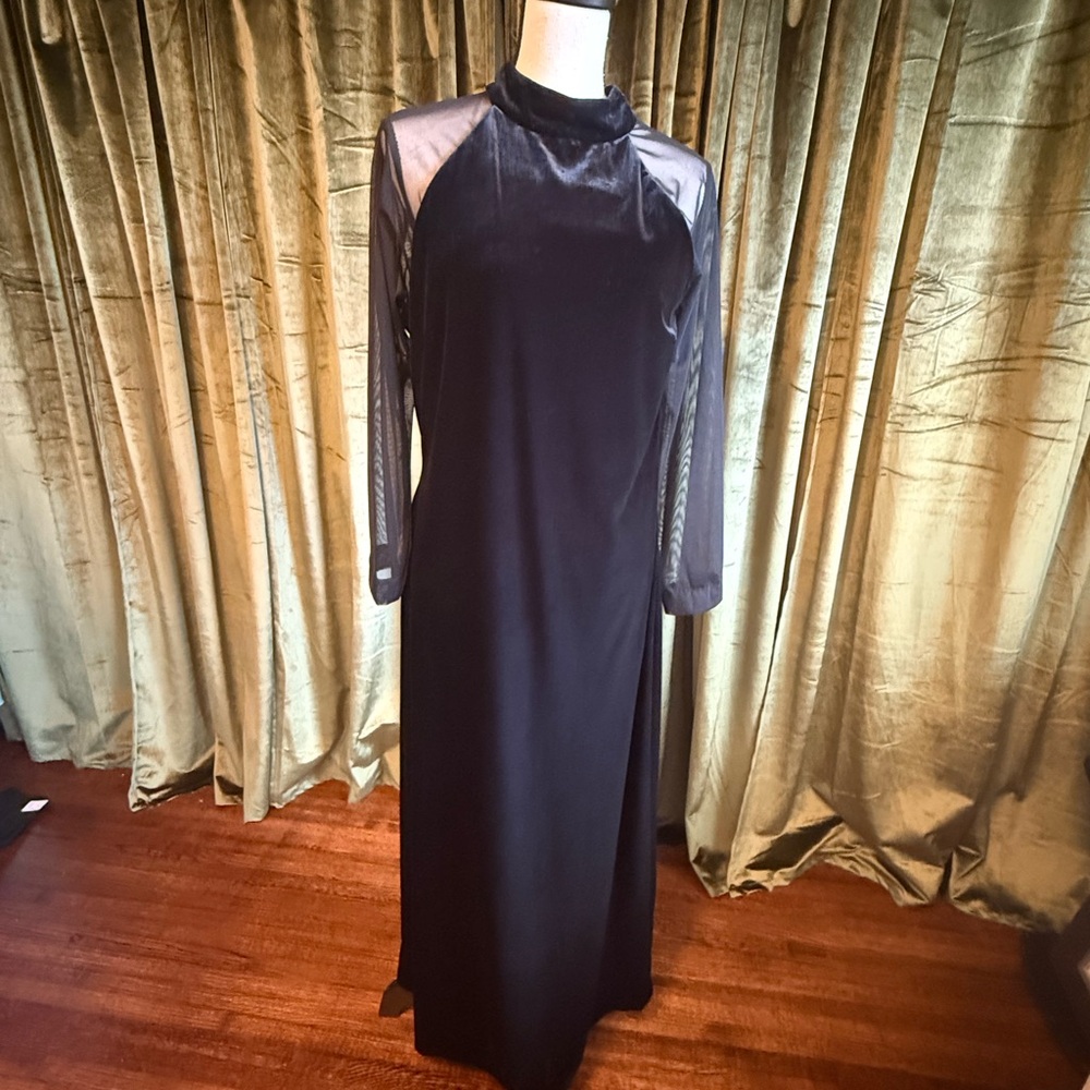 Jessica Howard Vintage Black Velvet Formal